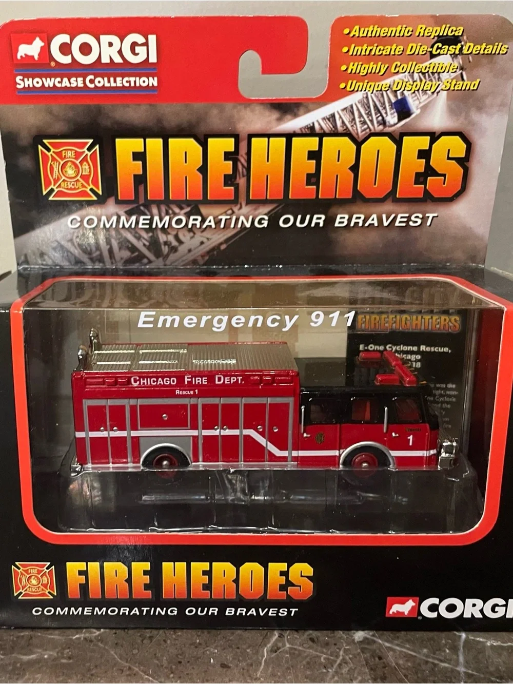 Corgi Showcase Collection Fire Heroes Chicago F.D. Fire Engine NIB